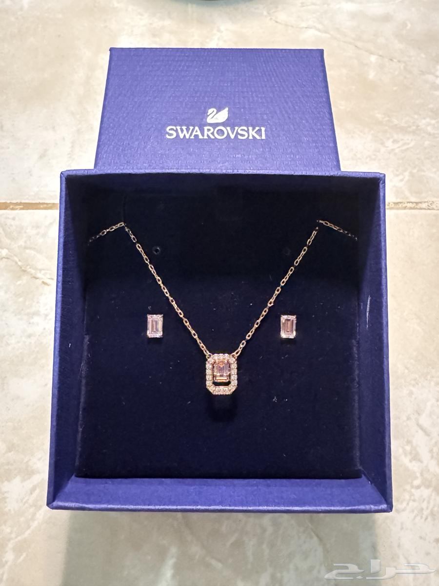 New Swarovski Chain64597691076097110