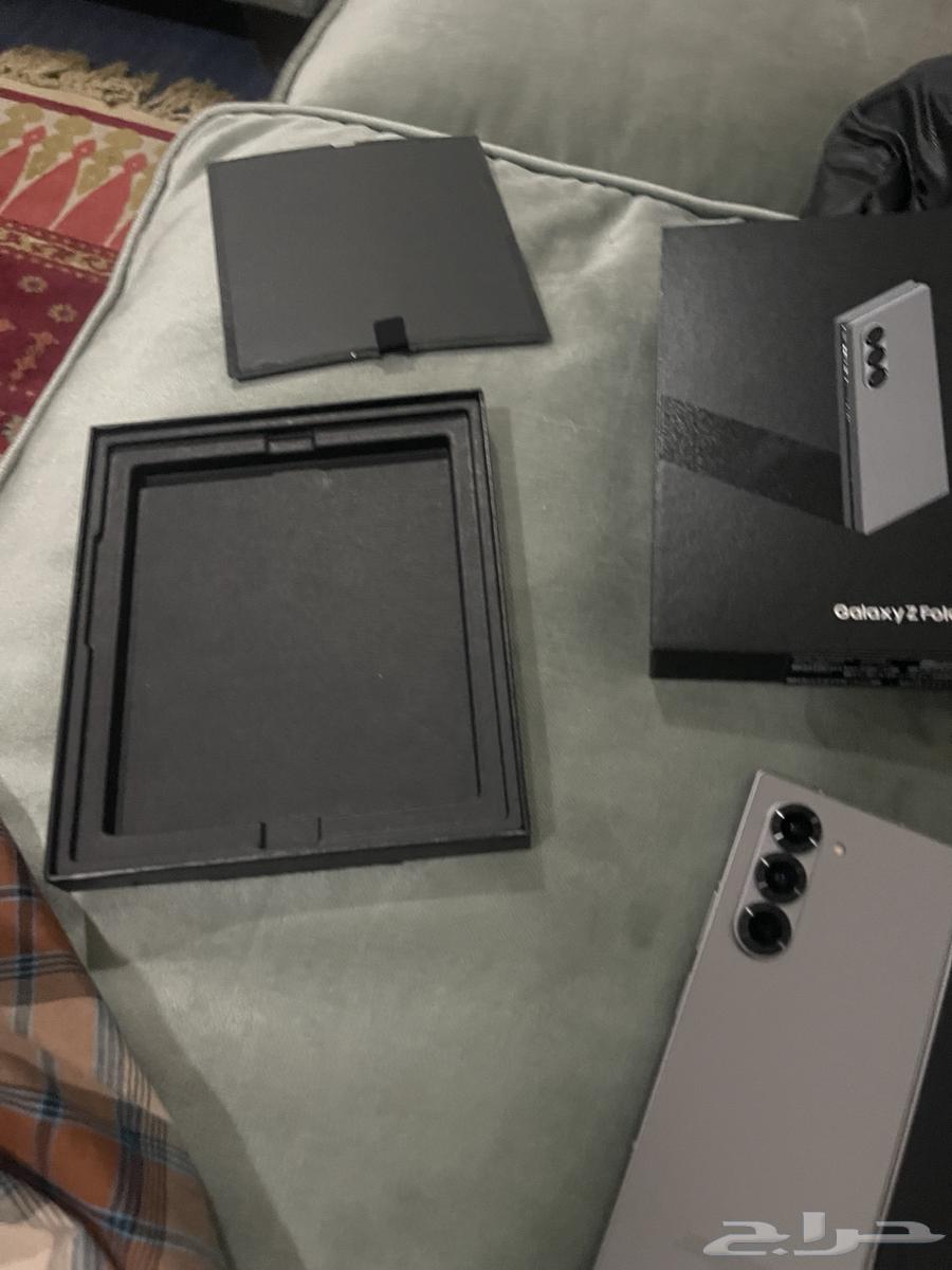 Galaxy Z Fold 664598684217986112