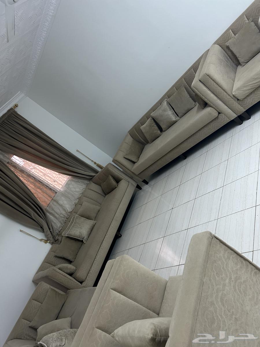 كنب نظيف كبير مع ستاره للبيع64598770326017110