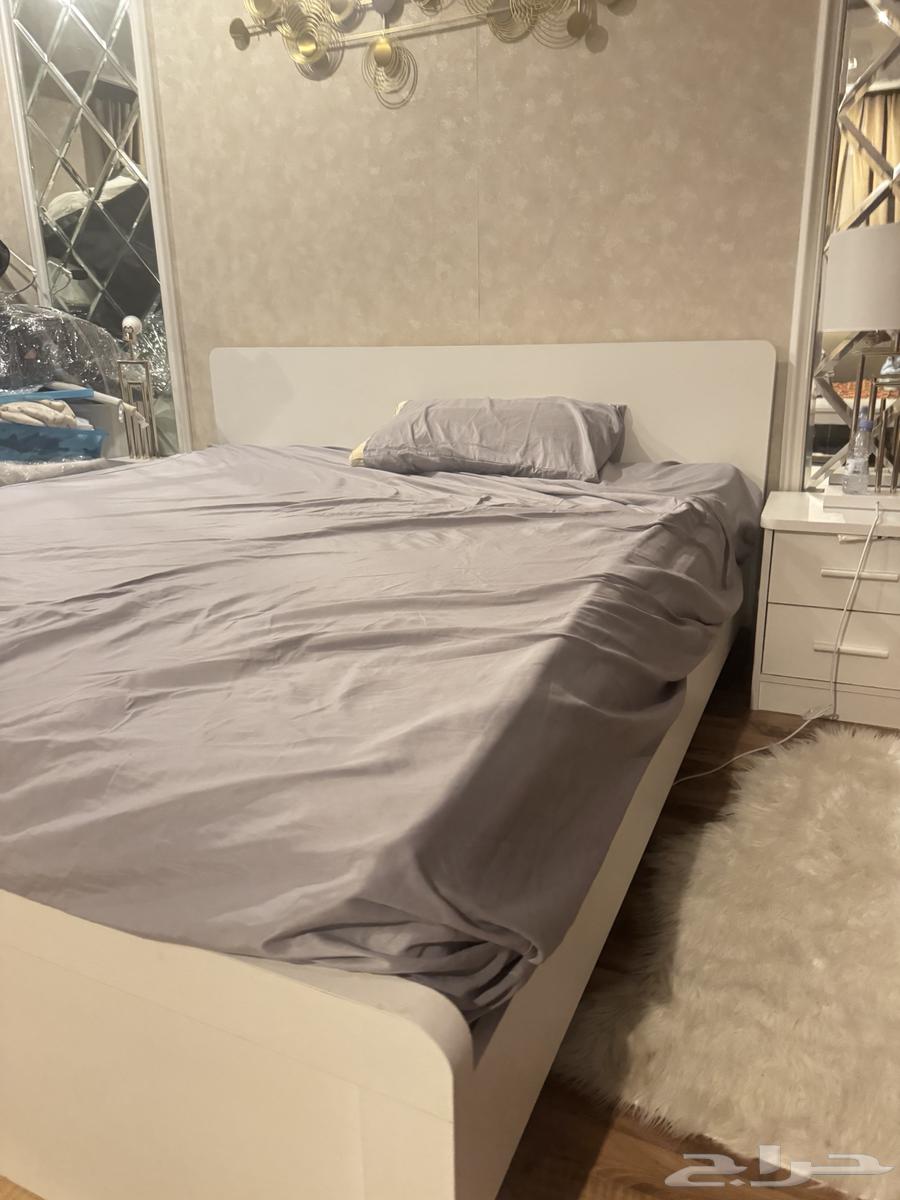 سرير وكمودينه للبيع64597005059203111