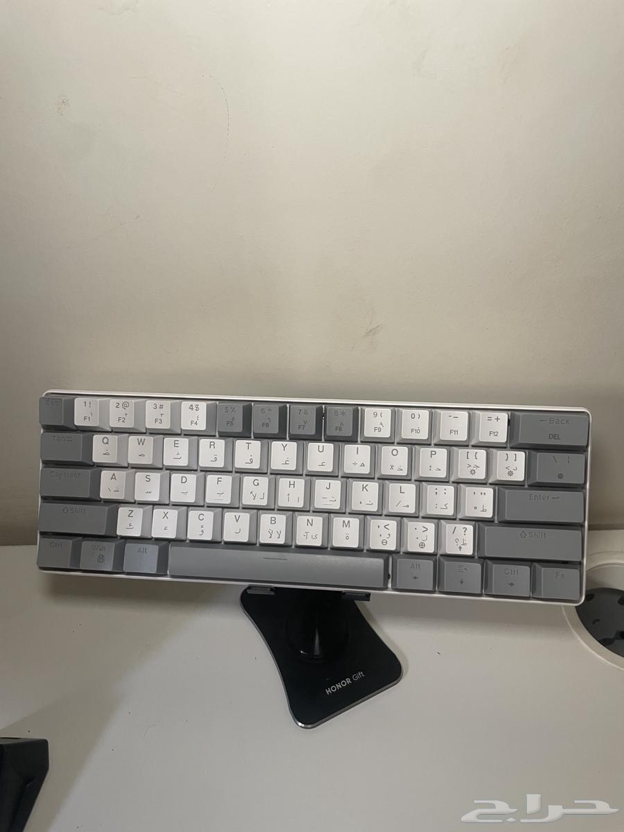 كيبورد أبيض 60  البيع مستعجل64598966686082111