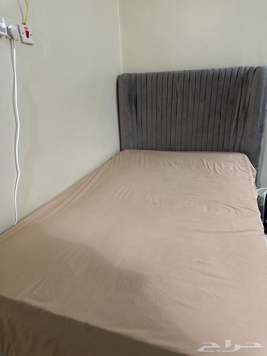 اثاث للبيع سرير اثنين مكتبه مساند خشب64598191172738110