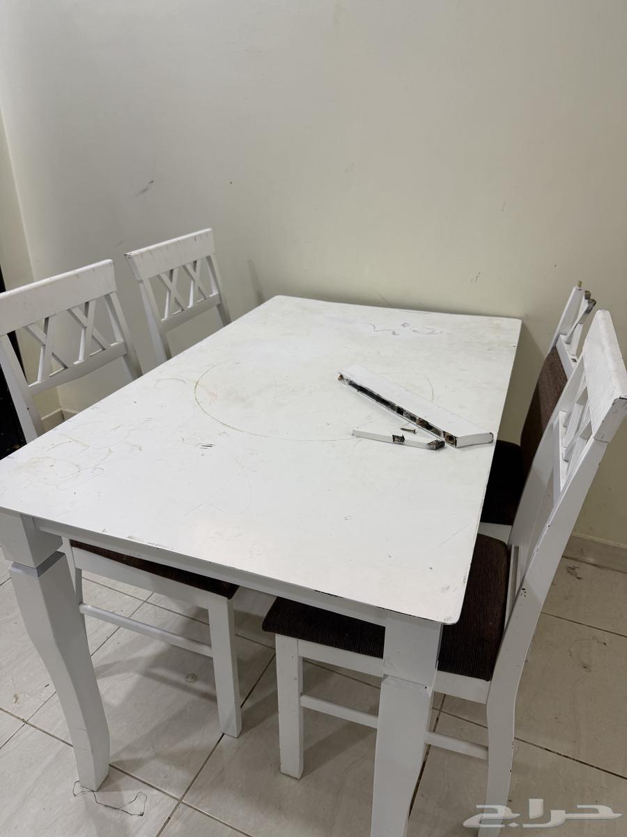 كنب وطاولة طعام للبيع64598057678721113