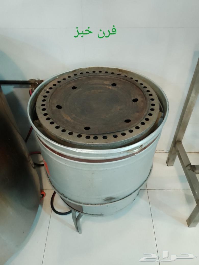 معدات مطعم شبه جديده64598572973697110