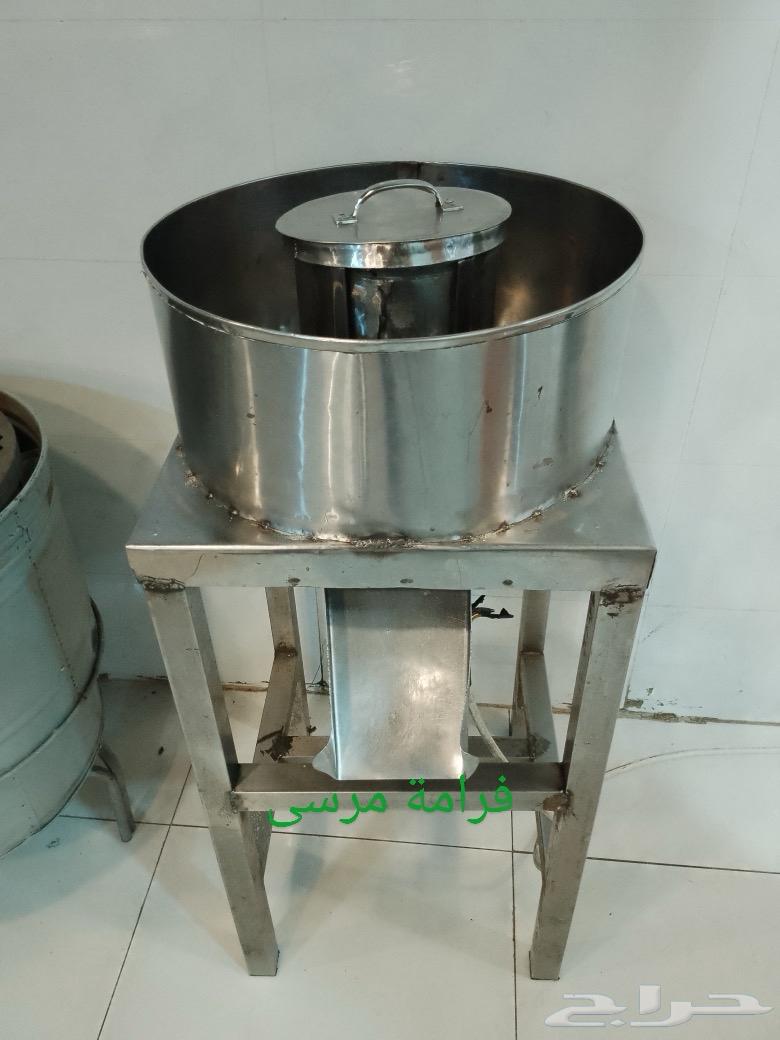 معدات مطعم شبه جديده64598572973697113