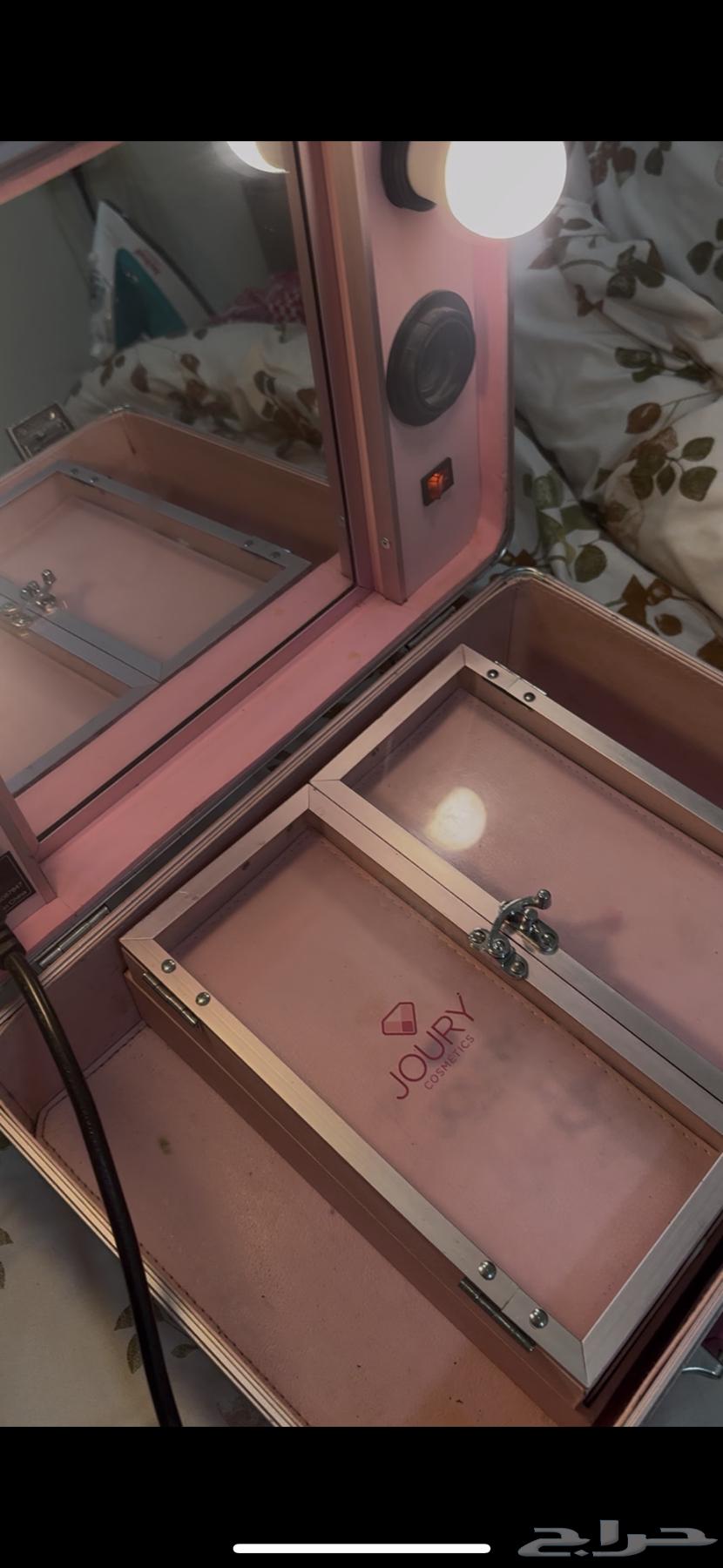 شنطه مكياج من ساكو ب100 ريال والصامل مابقصر64510295639042110