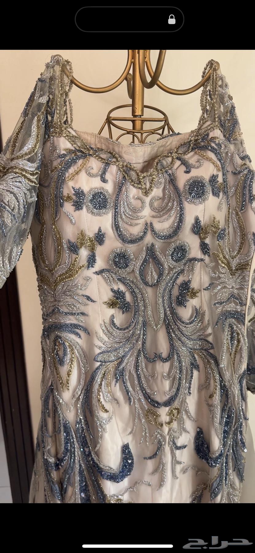فستان للبيع نظيف جدا تصميم خاص كلف 1500 مع الديل يلبس L و M64584883863555112
