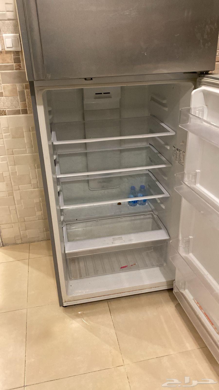 Refrigerator and washing machine64596846385665113