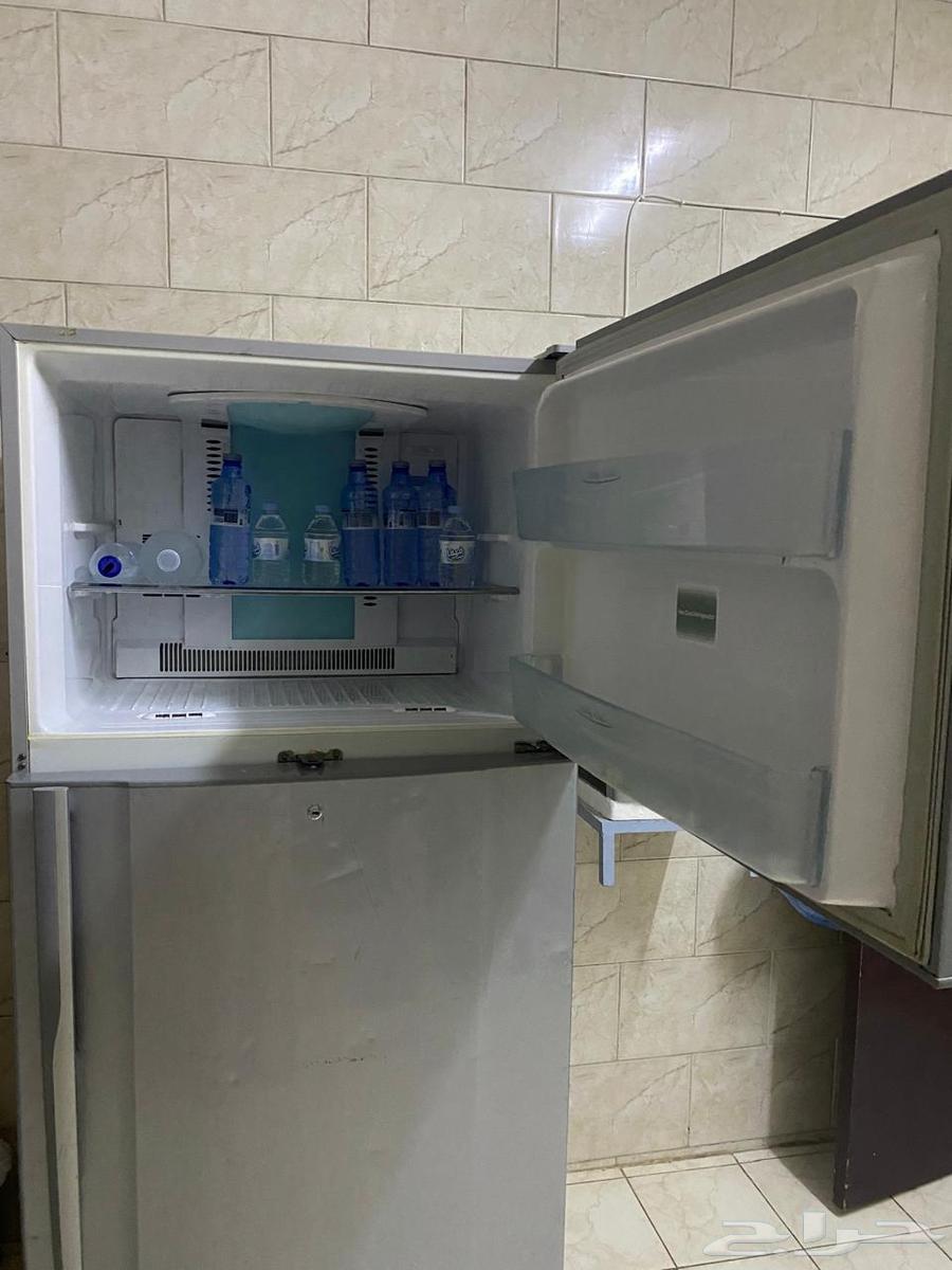 يوجد ثلاجة تبريد ممتزز وفي حالة جيدة64597629577346111