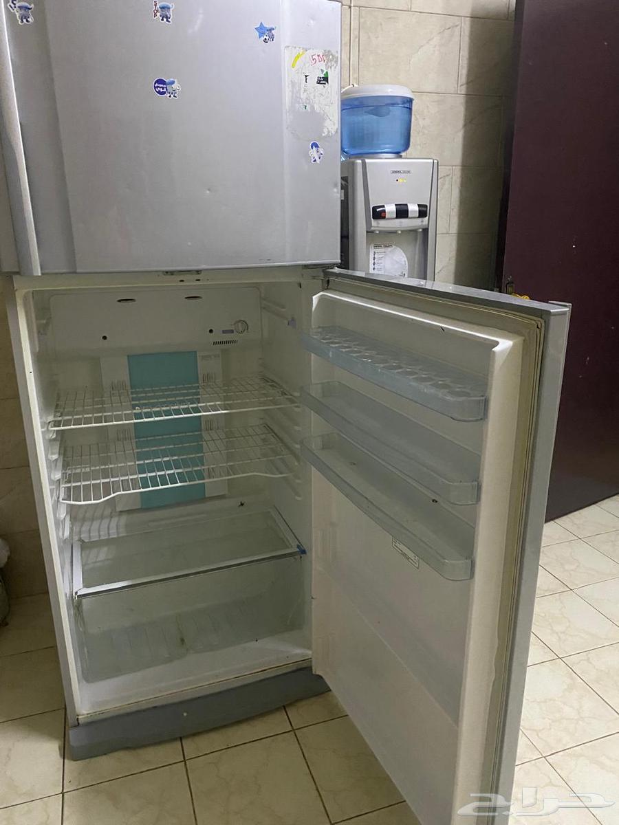 يوجد ثلاجة تبريد ممتزز وفي حالة جيدة64597629577346113