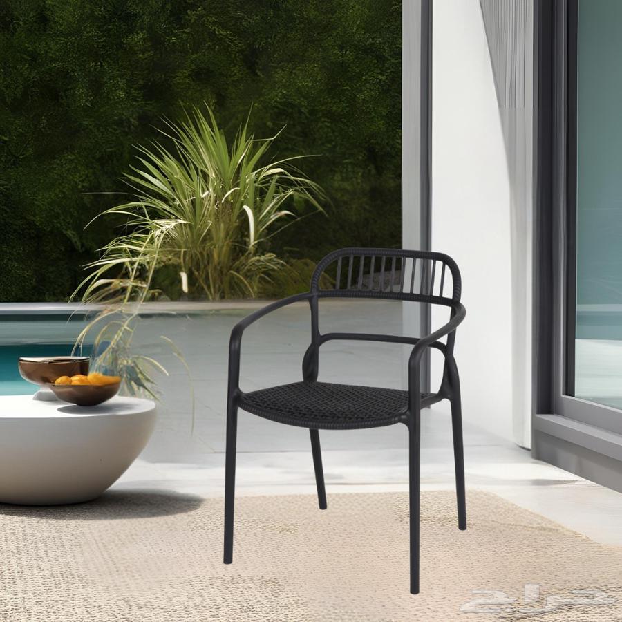 Café and Restaurant Chairs and Various Tables64607532970114112