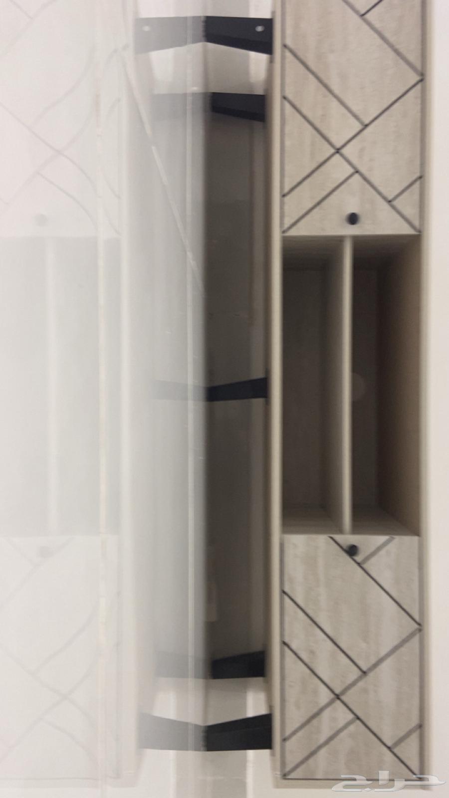 طاوله للبيع استعمال أسبوعين شاريها من راحتي البيع على السوم64609945641987112