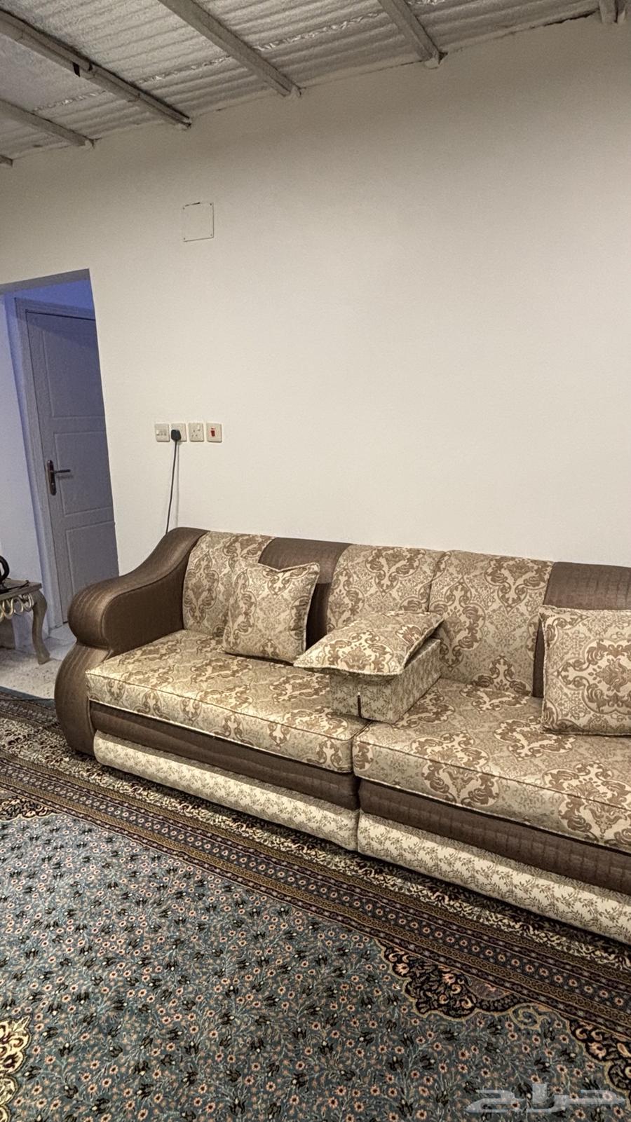 كنب مجلس بحالة ممتازة64611104379265111