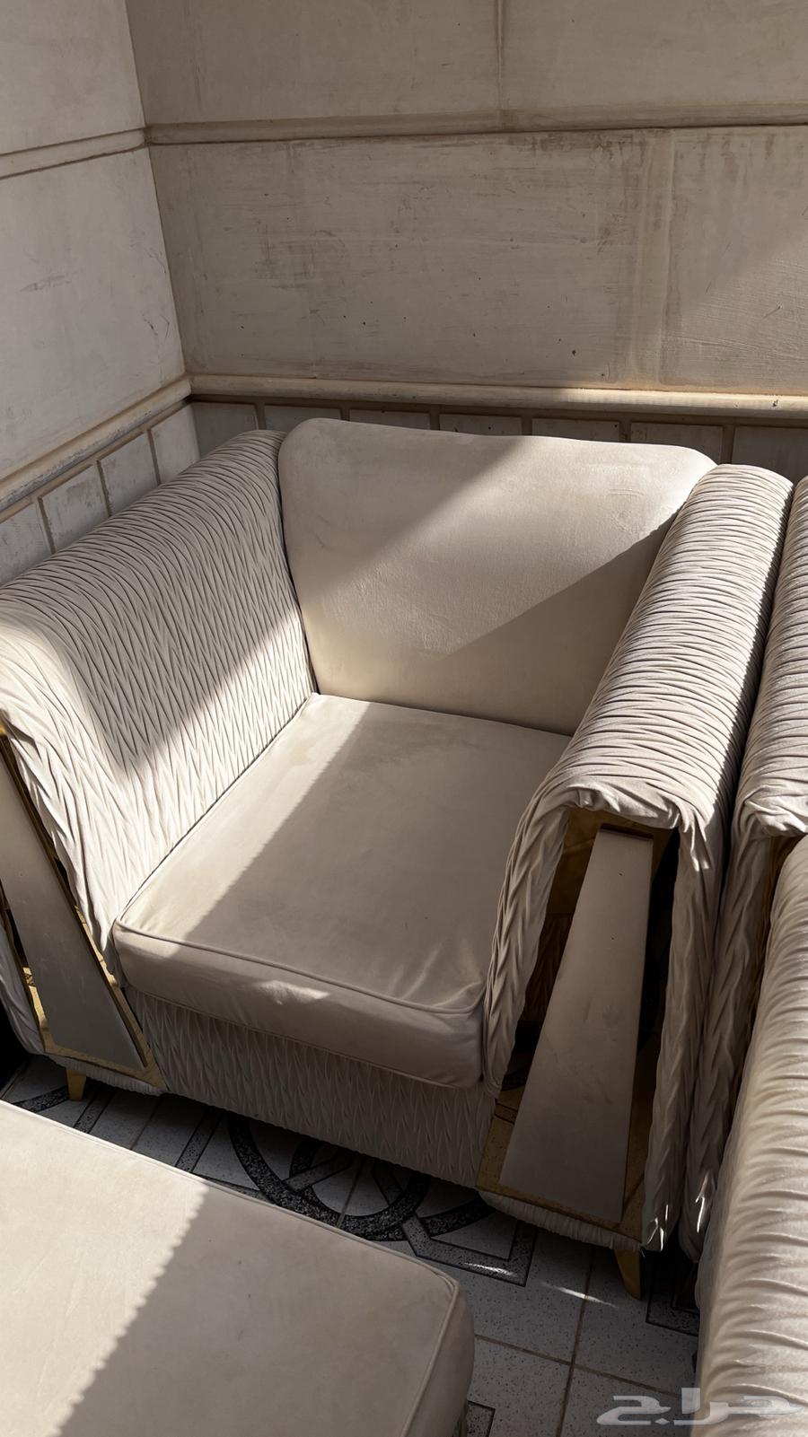 اربع كنبات واحد صغير و ثلاثه طويله64610691540099114