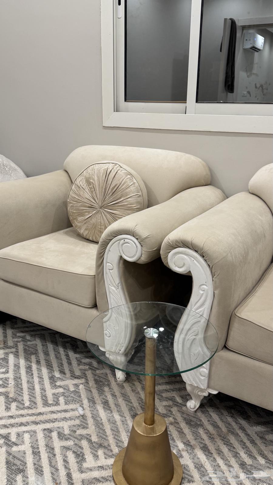 كنب قطعتين جديده مع طاوله خدمة قزاز64613288331010113