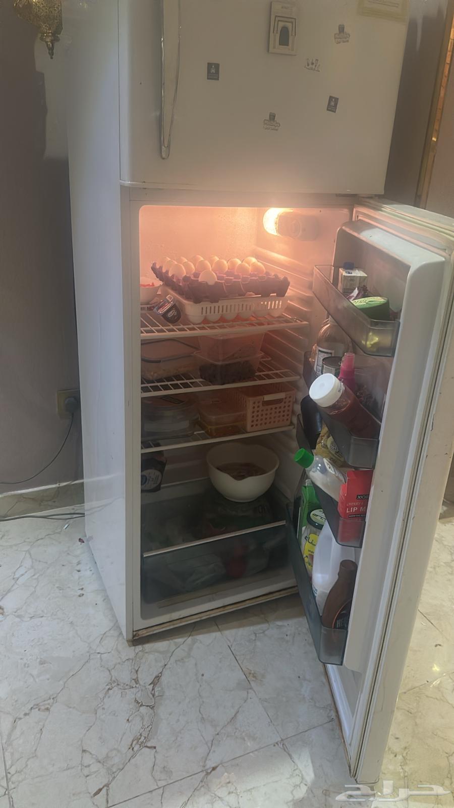 2. ثلاجة بحالة ممتازة وفرن استخدام شهر فقط   عرض خاص 800ريا64615312714243112