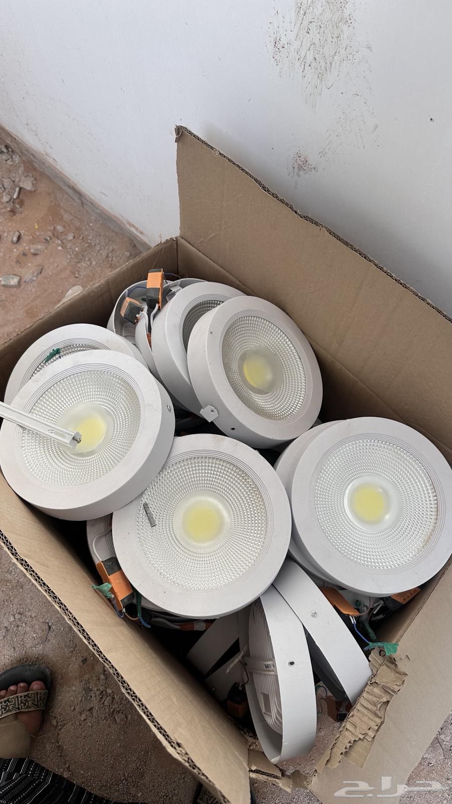 ابواب خشب ولمبات64539415159170112