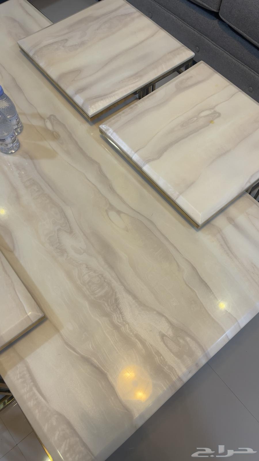 طاولة قهوة طقم من 5 قطع ذهبي و رخام64615349899777114