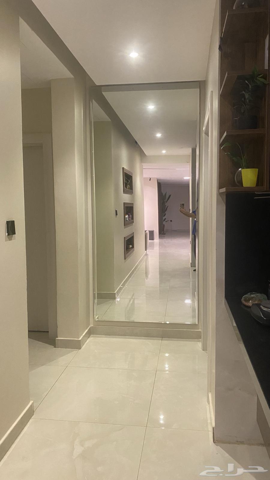 مرايا مدخل جداريه كبيره شبه جديده64612164523137110