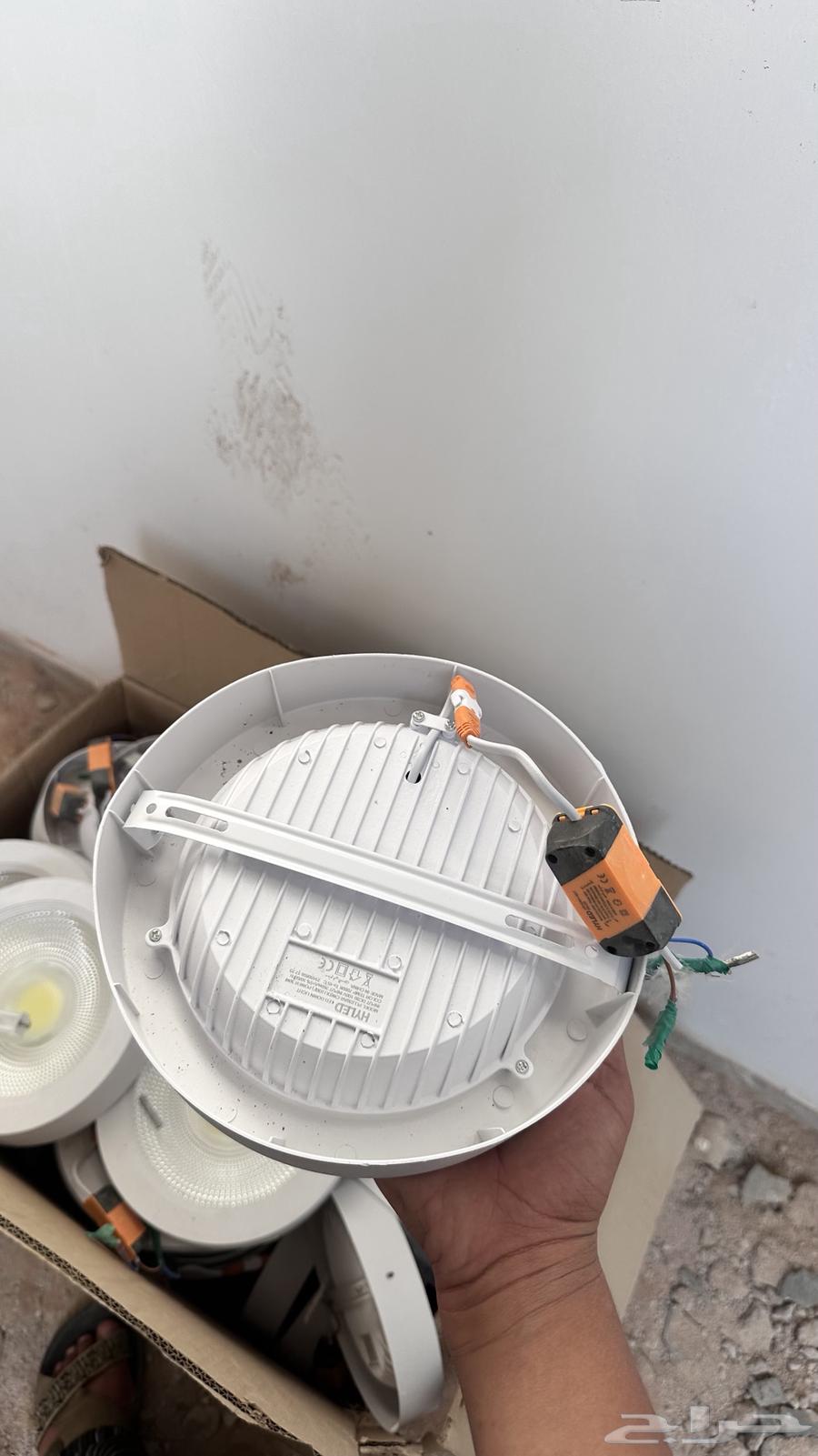 ابواب خشب ولمبات64539415159170111