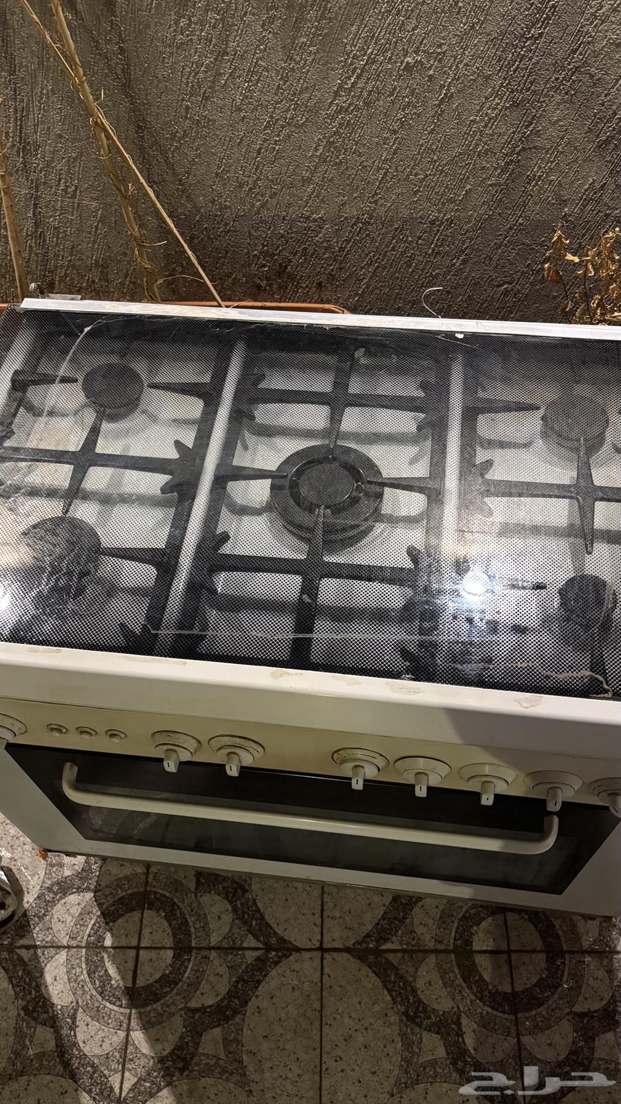 Oven, Vacuum Cleaner, Refrigerator, and Lamp64620655316483111