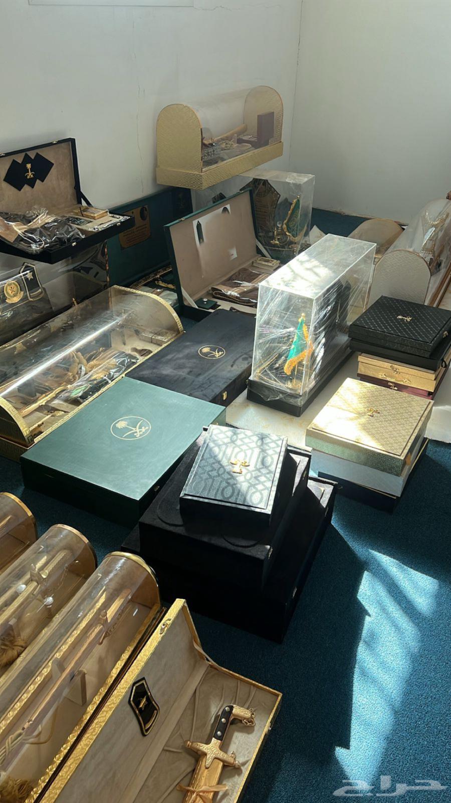 هدايا بشوت سيوف64610555232514110