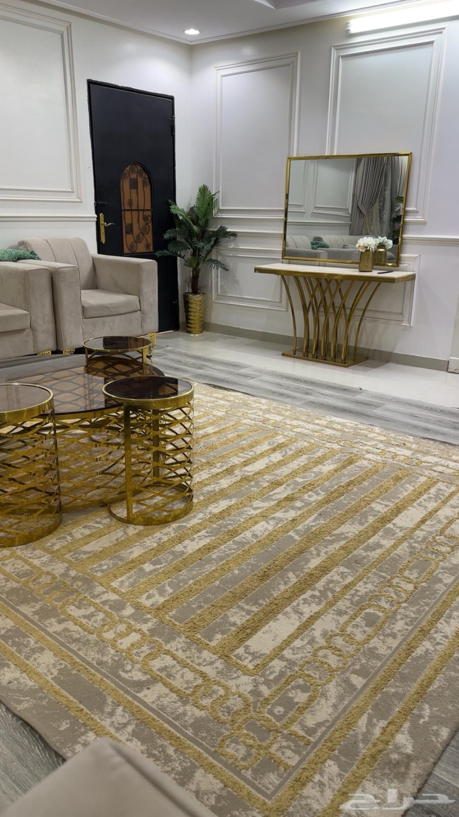 للبيع طاوله استيل64611791982210111