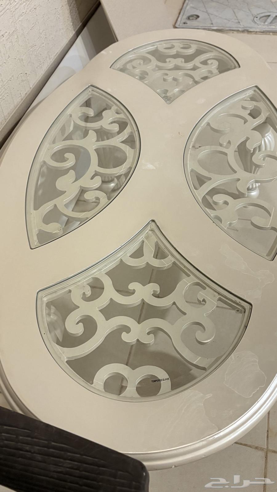 طقم طاولة ومغسلة للبيع بحالة جيدة64607545366658110