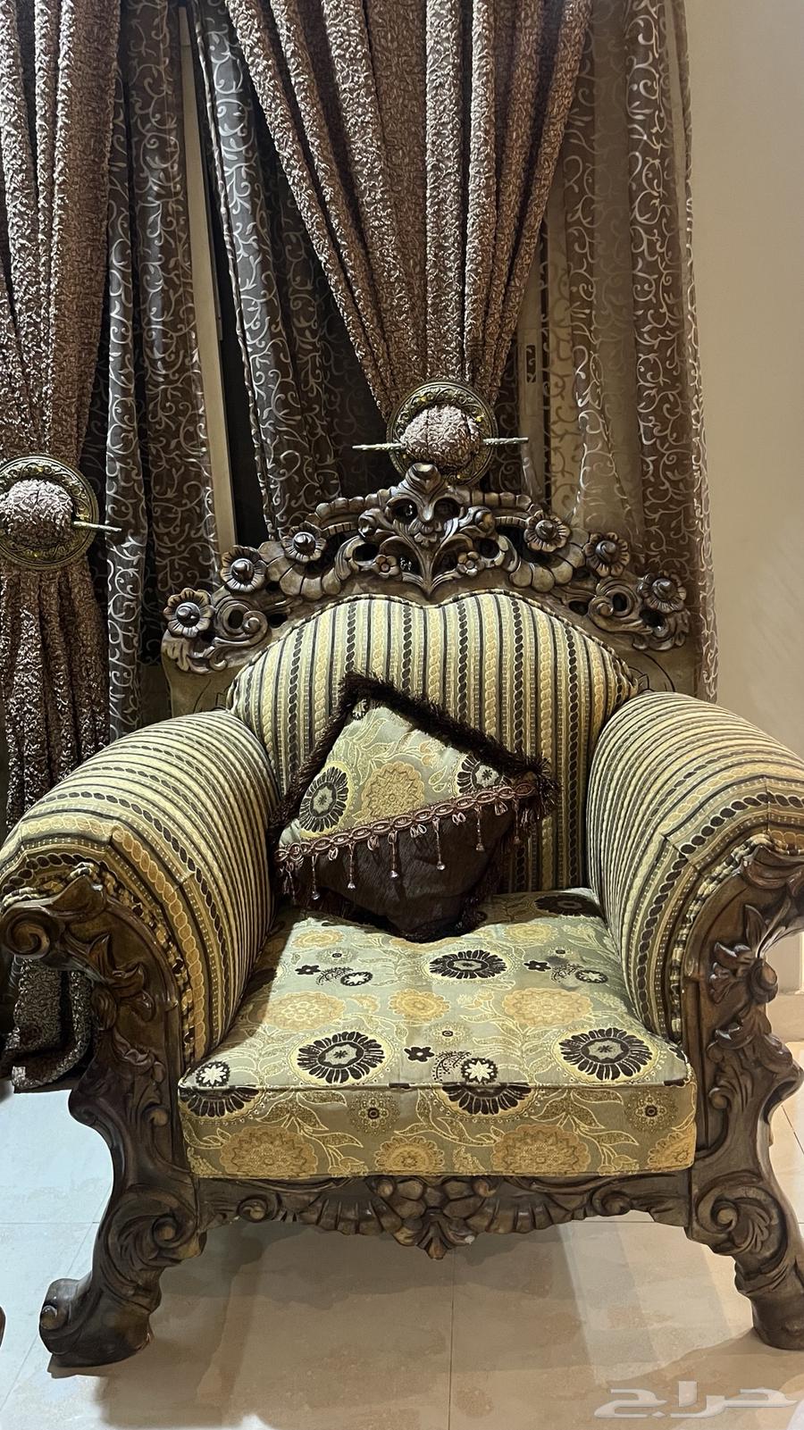 Sofas, Curtains, and Living Room Tables64615436011137113