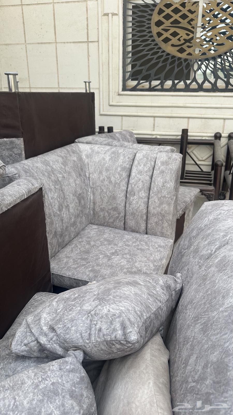 كنب 14 متر متصل للبيع بحاله ممتازة64610355239681111