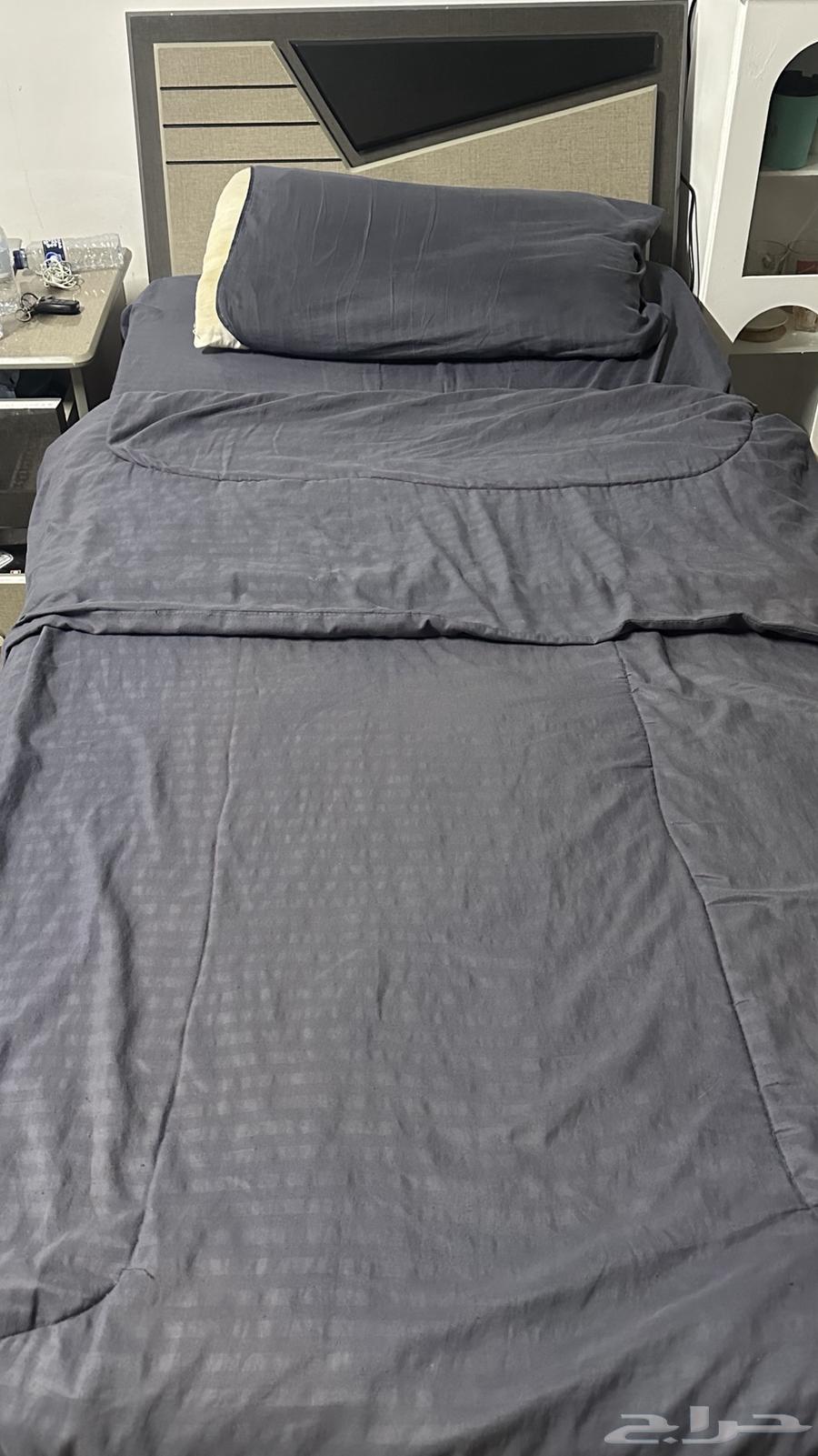 Bed and Commode64607569932035110