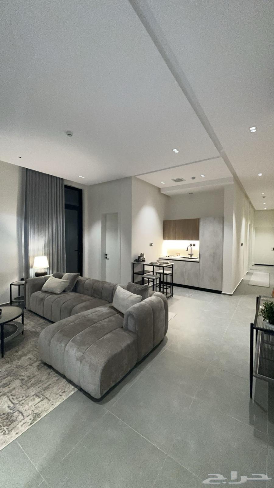 كنب زاوية شبه جديد64611079565057110