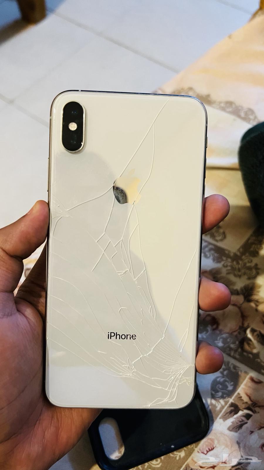 iPhone xs max 64 GB64607147399937111