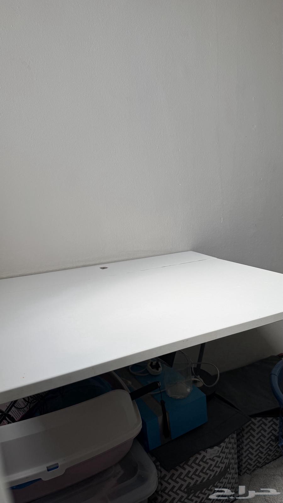 رف مكتبي من ايكيا64610480587649111