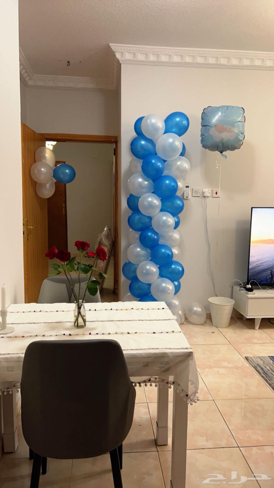 Dining Table for Sale with Chairs64606262556419114