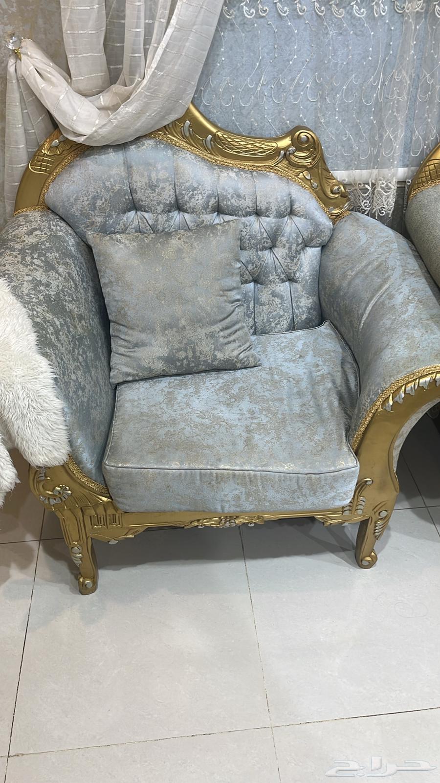 كنب و طاولات للبيع64613569598977111