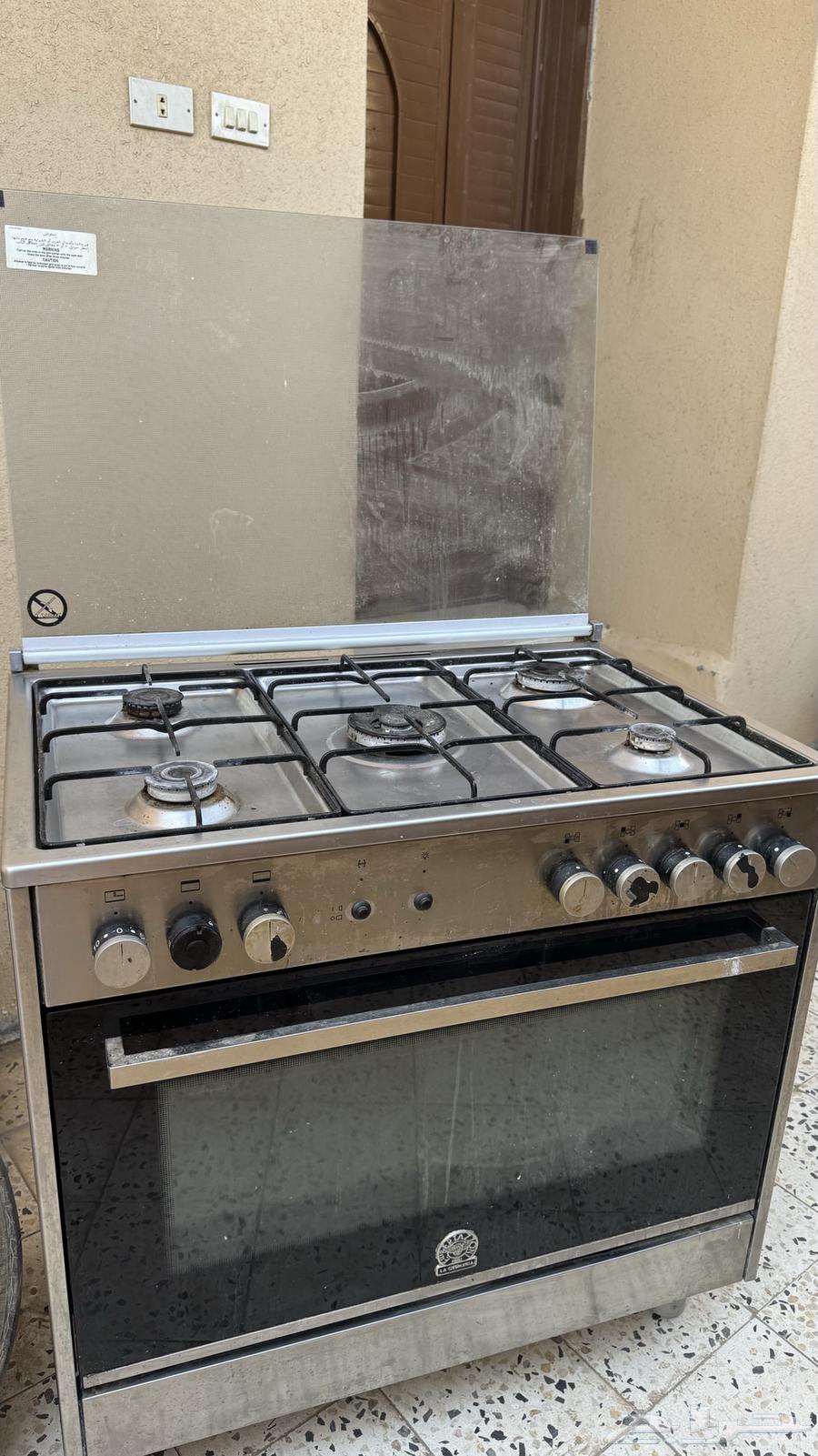 فرن ايطالي شبه جديد للبيع64613412515713110