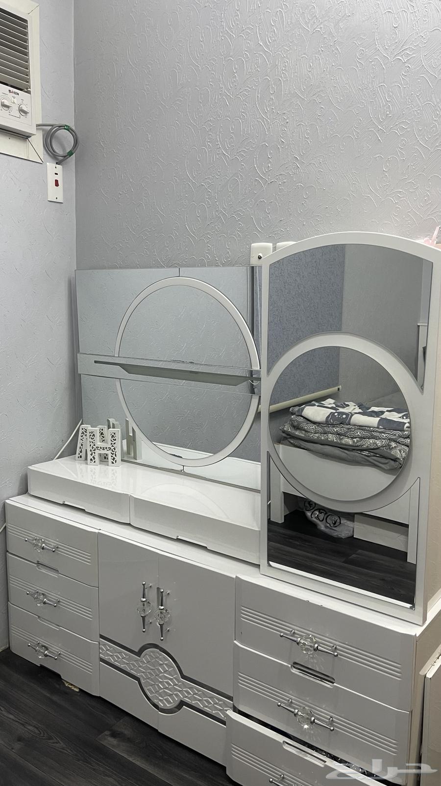 غرفة نوم كامله بدون دولاب  فرشه   2 كومدينات   2 ستاره64610629335170113