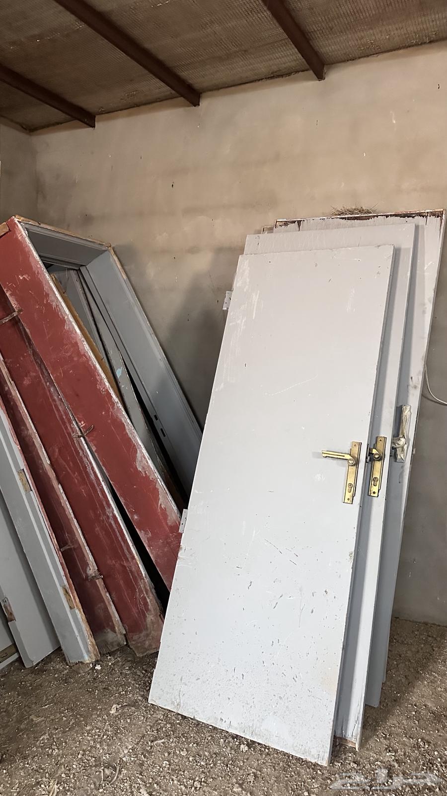 ابواب خشب ولمبات64539415159170110