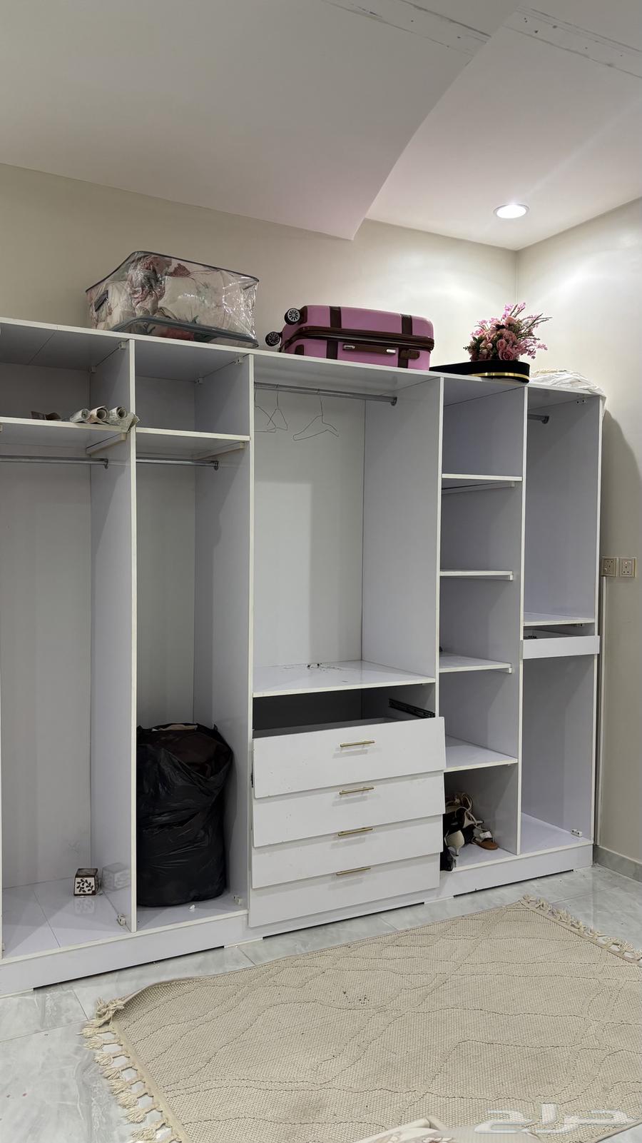 دولاب بدون أبواب للبيع بحاله جيده64609510761601112