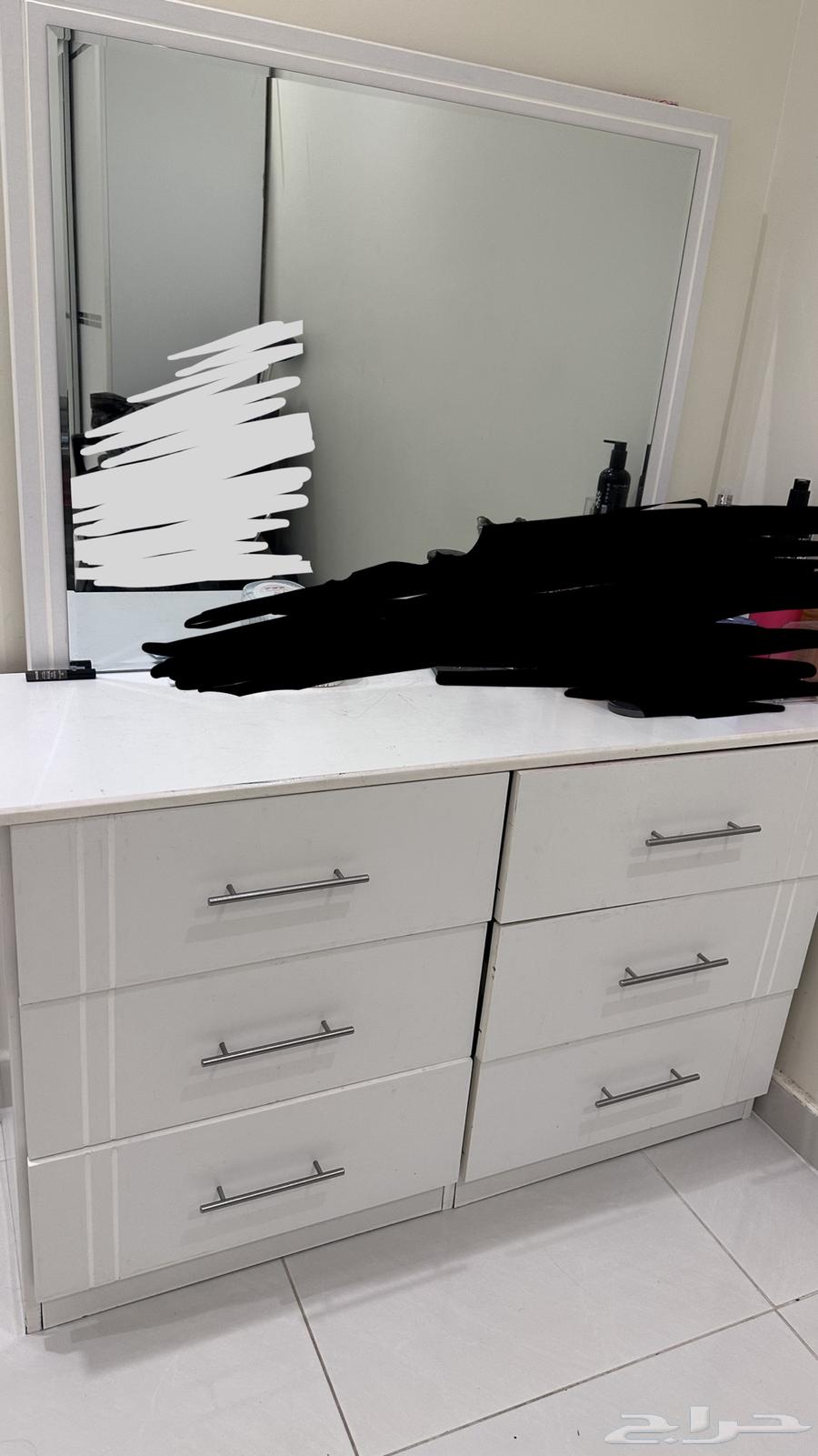 دولاب وسرير مع المرتبة64609485651330112