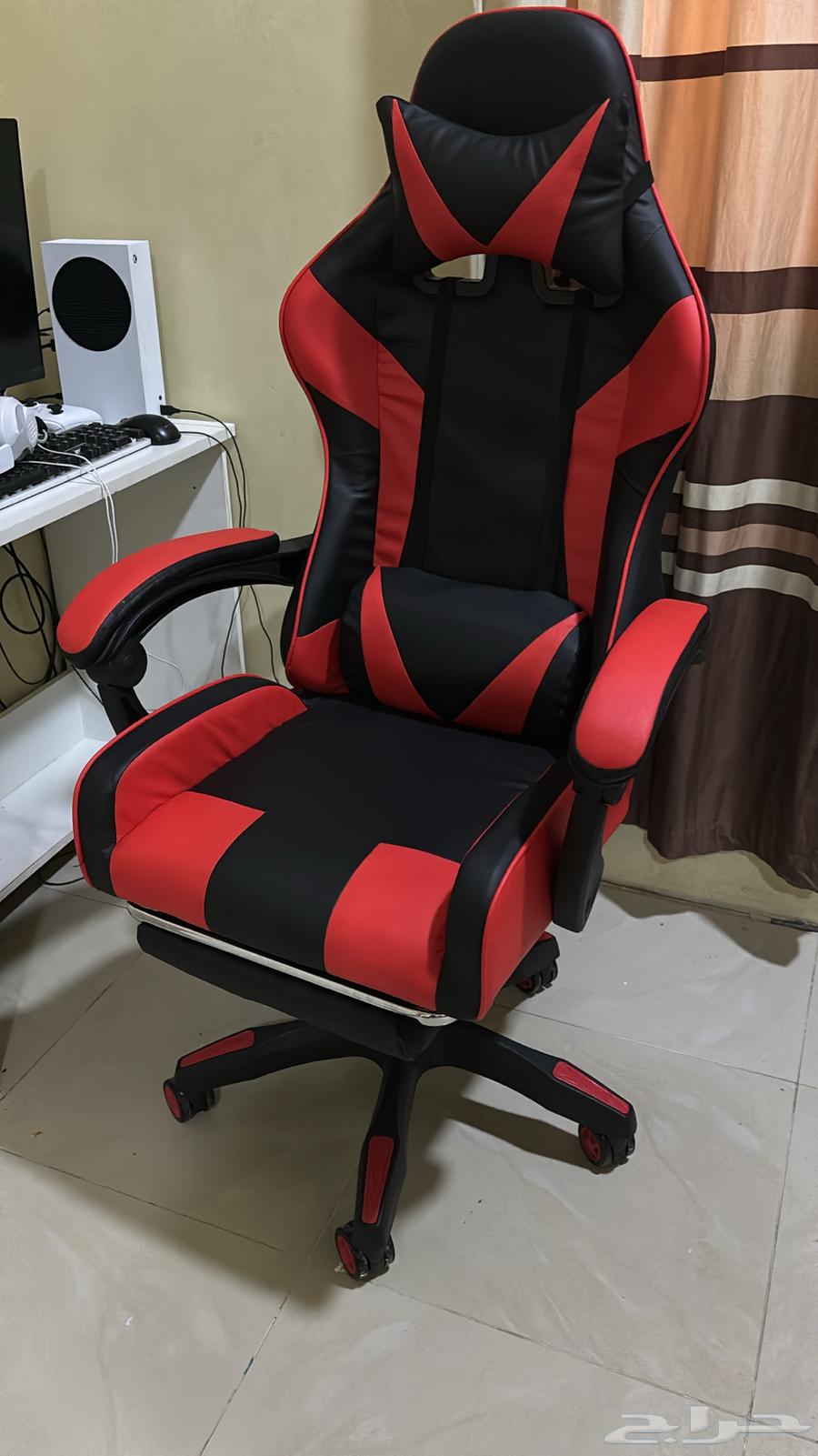 كرسي قيمنق احمر و اسود كبير استخدام شهر واحد فقط السعر 19064614422258306113