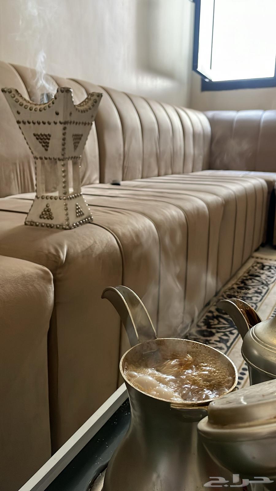 كنب حرف L للبيع جديد استخدام ثلاث شهور64611091996802111