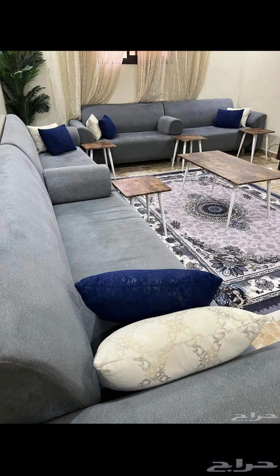 Sofa64614372535426112