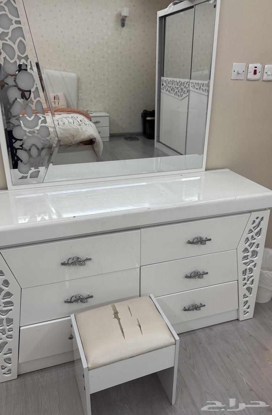 غرفة نوم للبيع64614397480451114