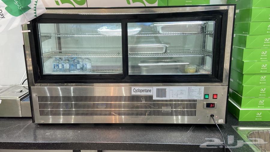 ثلاجة عرض حلويات فوق الطاولة بزجاج قائم 120 سم64615682600450111