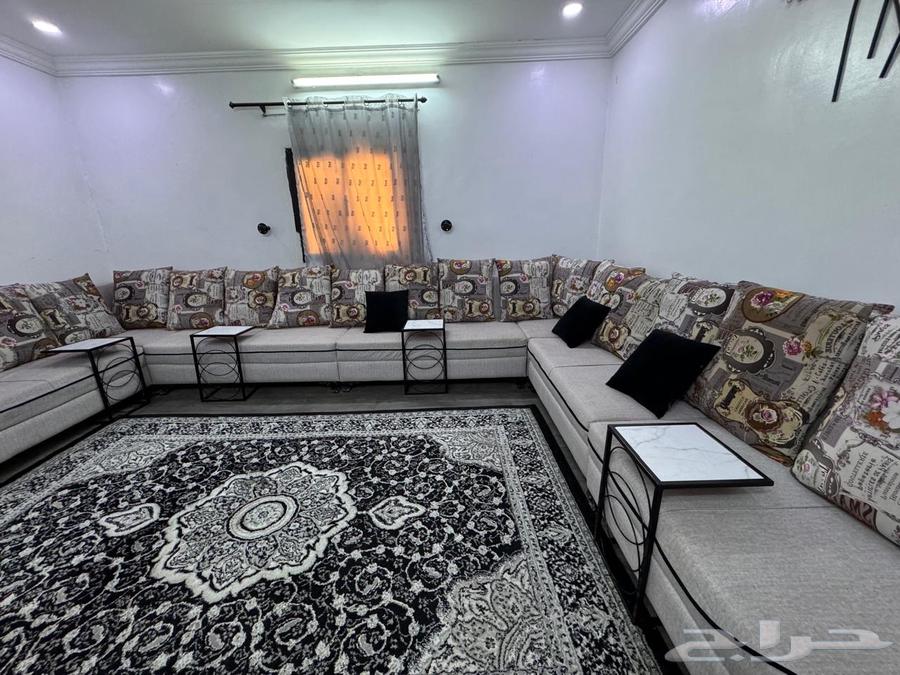 كنب مستعمل نظيف وعربية قهوة جديده64607370532354110