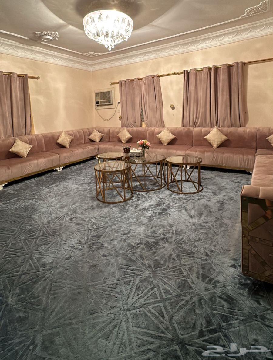 كنب كامل لمجلس نظيف سبب البيع تجديد الاثاث64612908109441111