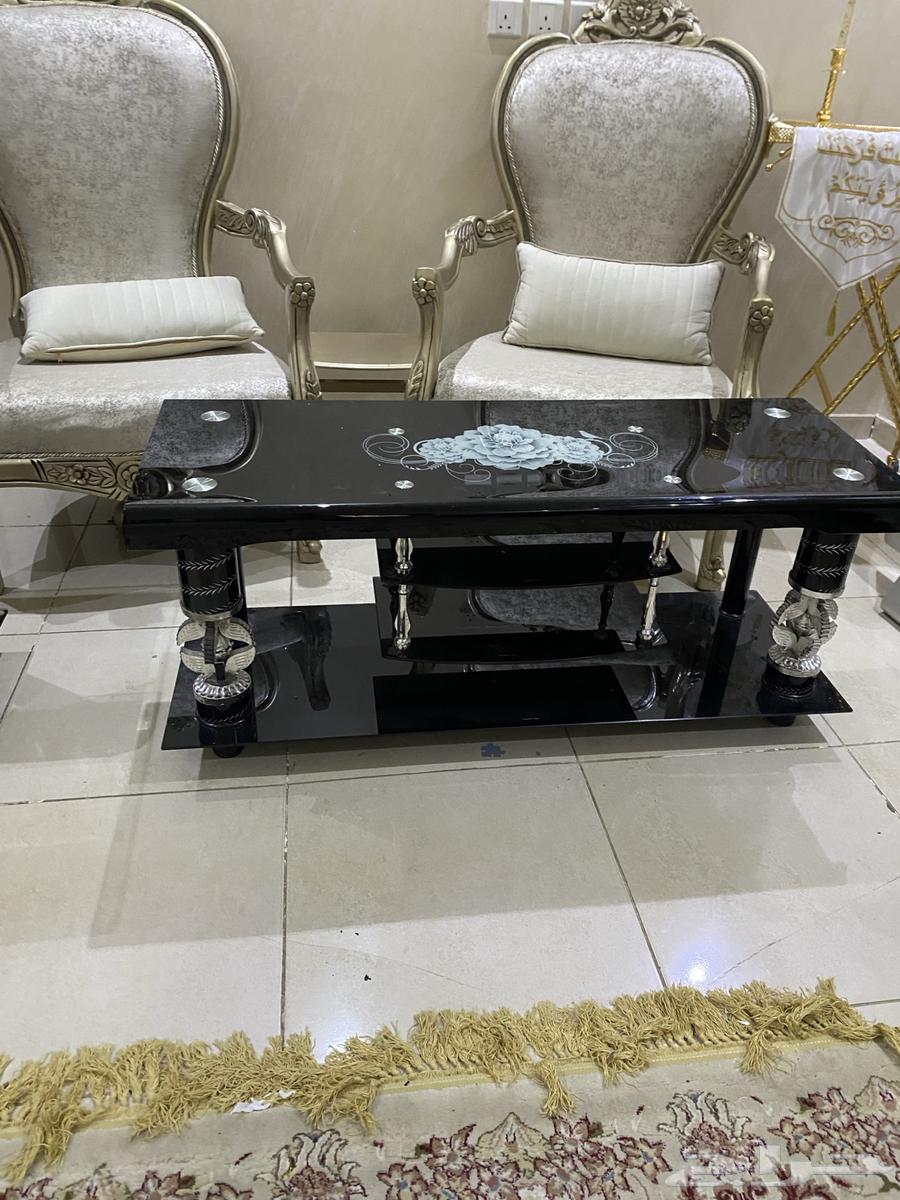 طاولتين للشاشات للبيع المستعجل64611492689537110