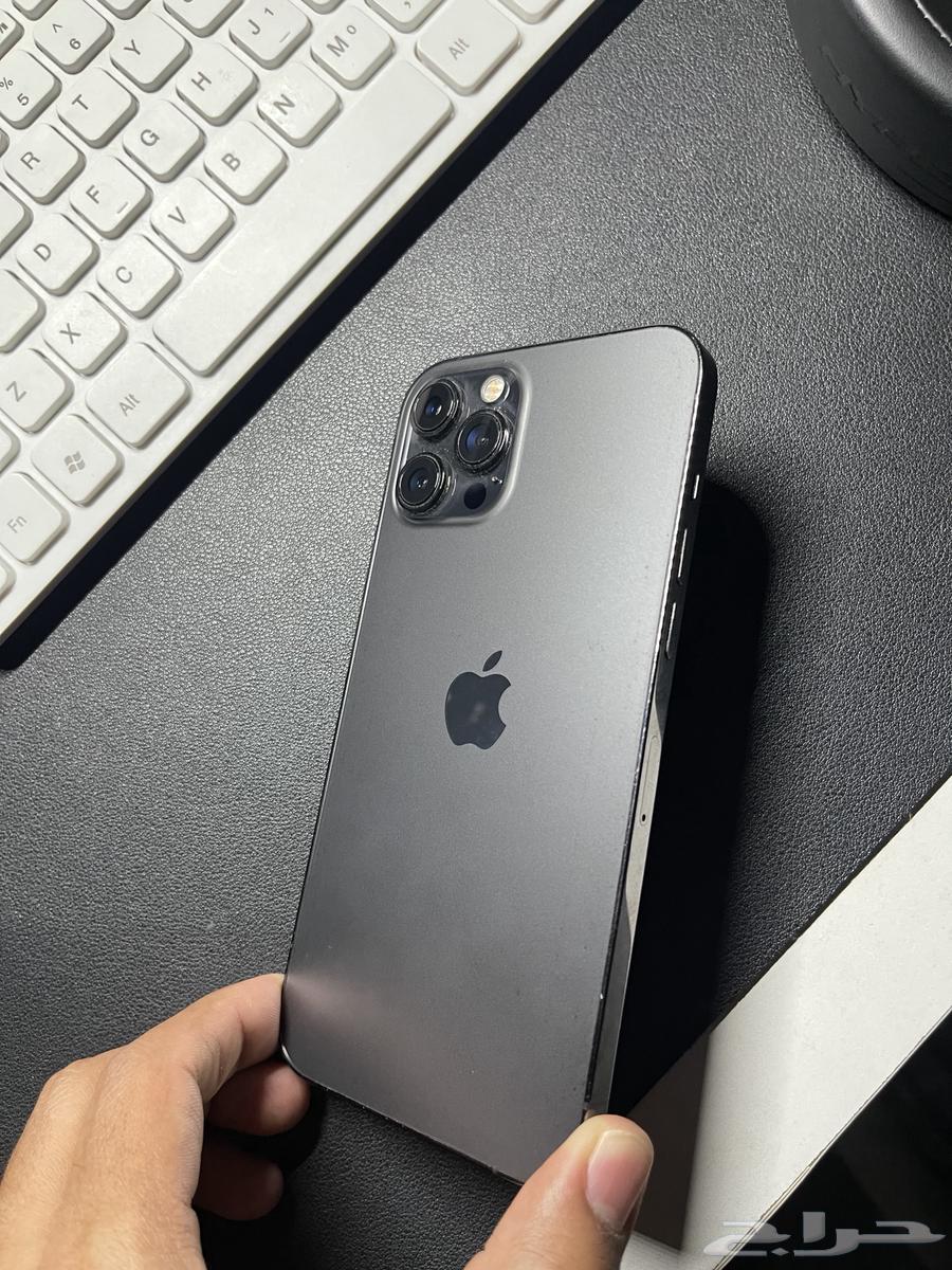 iPhone 12 Pro Max and iPhone 11 Pro Max64616317441667112